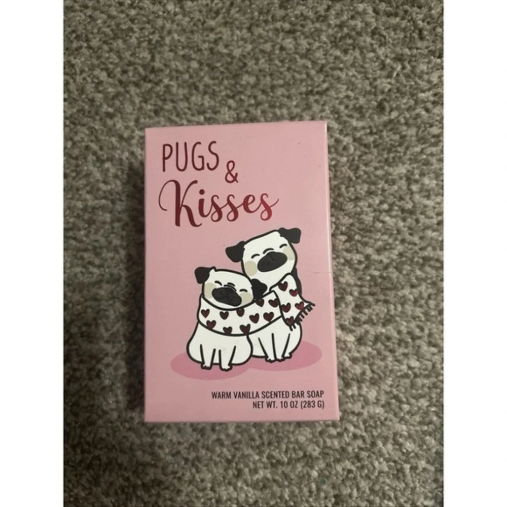NEW Pugs & Kisses Vanilla Scented Bar Soap Valentines Gift Lover Lovely 10oz USA